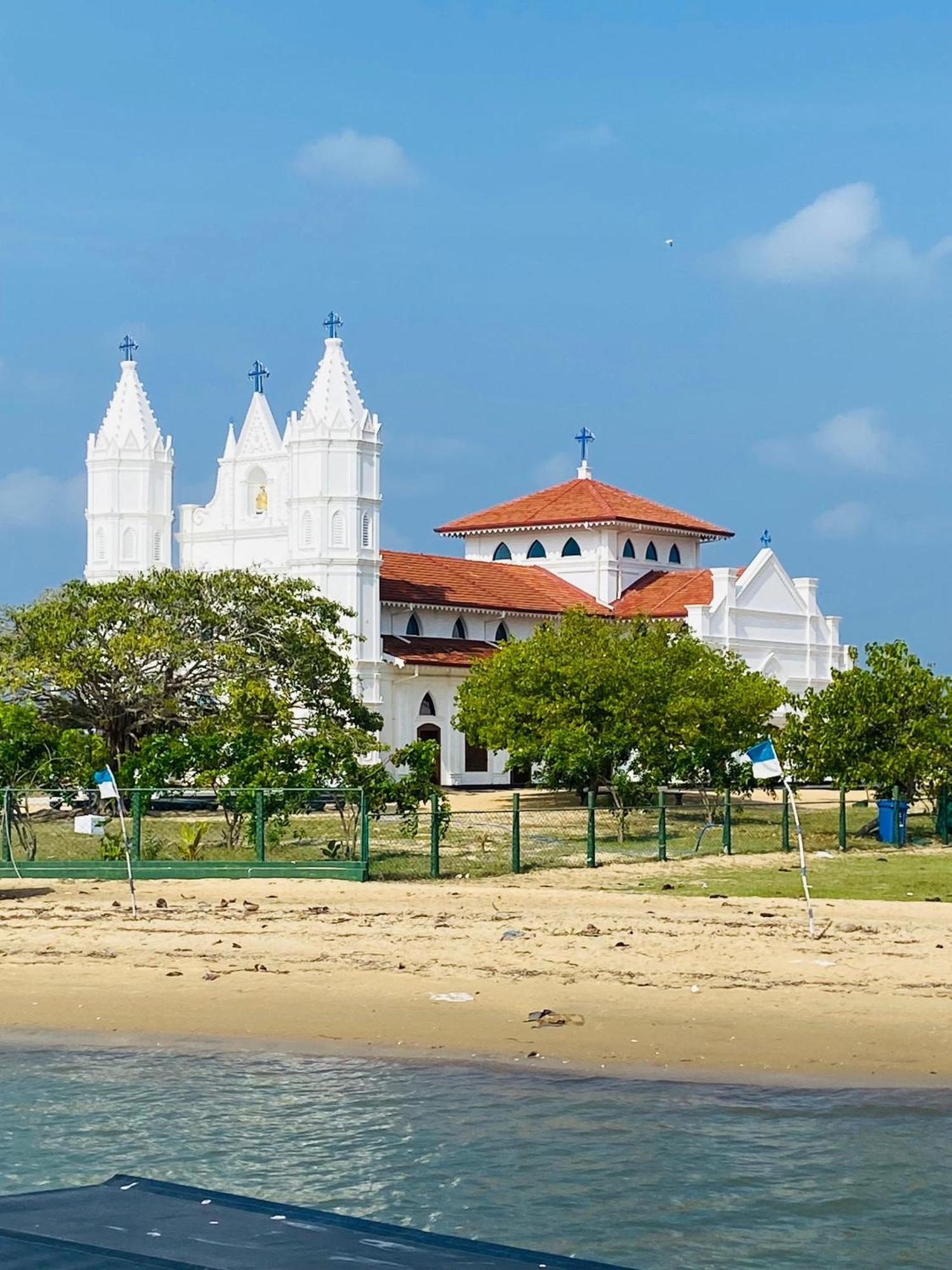Villa Sethawadi Hotel And Kitesurf Centre Kalpitiya Exteriör bild